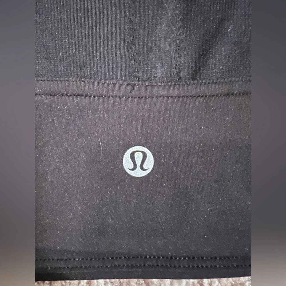 Lululemon crop top / sports bra - size 4 - Picture 4 of 5